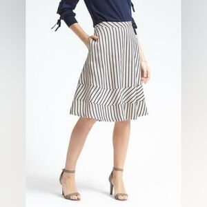 Banana Republic Ivory & Navy Blue Striped Twill A-Line Skirt with Pockets SZ 10